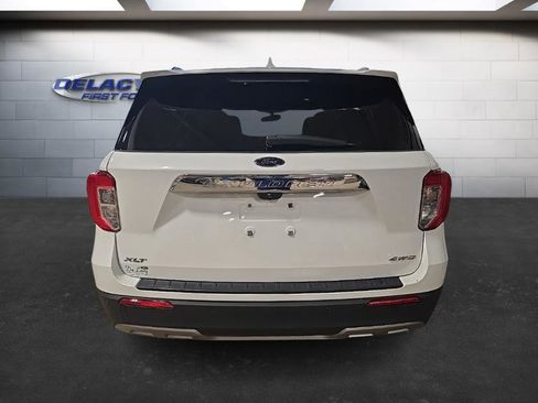Used 2022 Ford Explorer XLT w/ Equipment Group 202A image 4