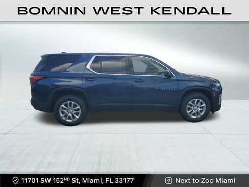 Used 2022 Chevrolet Traverse LS image 8