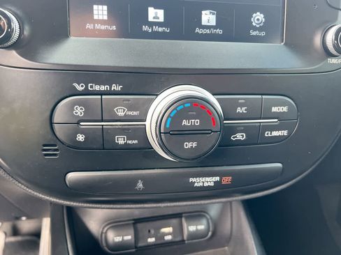 Used 2018 Kia Soul + FWD image 19