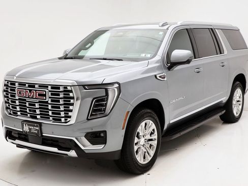 Used 2025 GMC Yukon XL Denali image 2