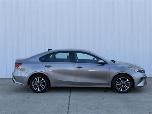 Used 2024 Kia Forte LXS image 3