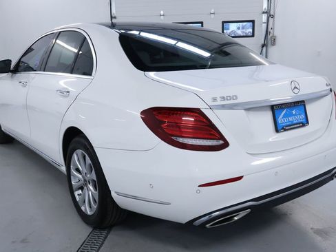 Used 2018 Mercedes-Benz E 300 4MATIC w/ Premium 1 Package image 5