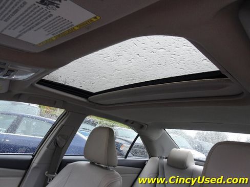 Used 2017 Toyota Camry XLE w/ Moonroof Package FWD image 25