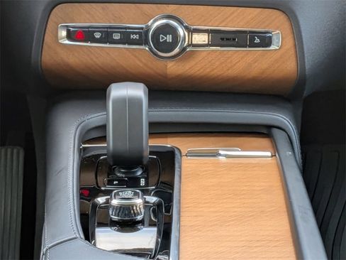 New 2024 Volvo XC90 B6 Plus w/ Protection Package Premier image 9