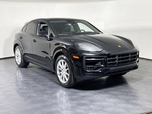 Certified 2024 Porsche Cayenne Coupe AWD/4WD image 9