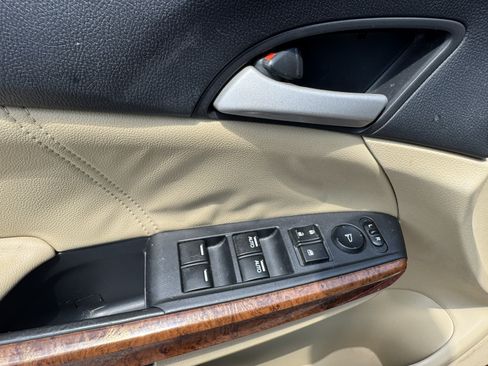 Used 2011 Honda Accord EX-L image 13