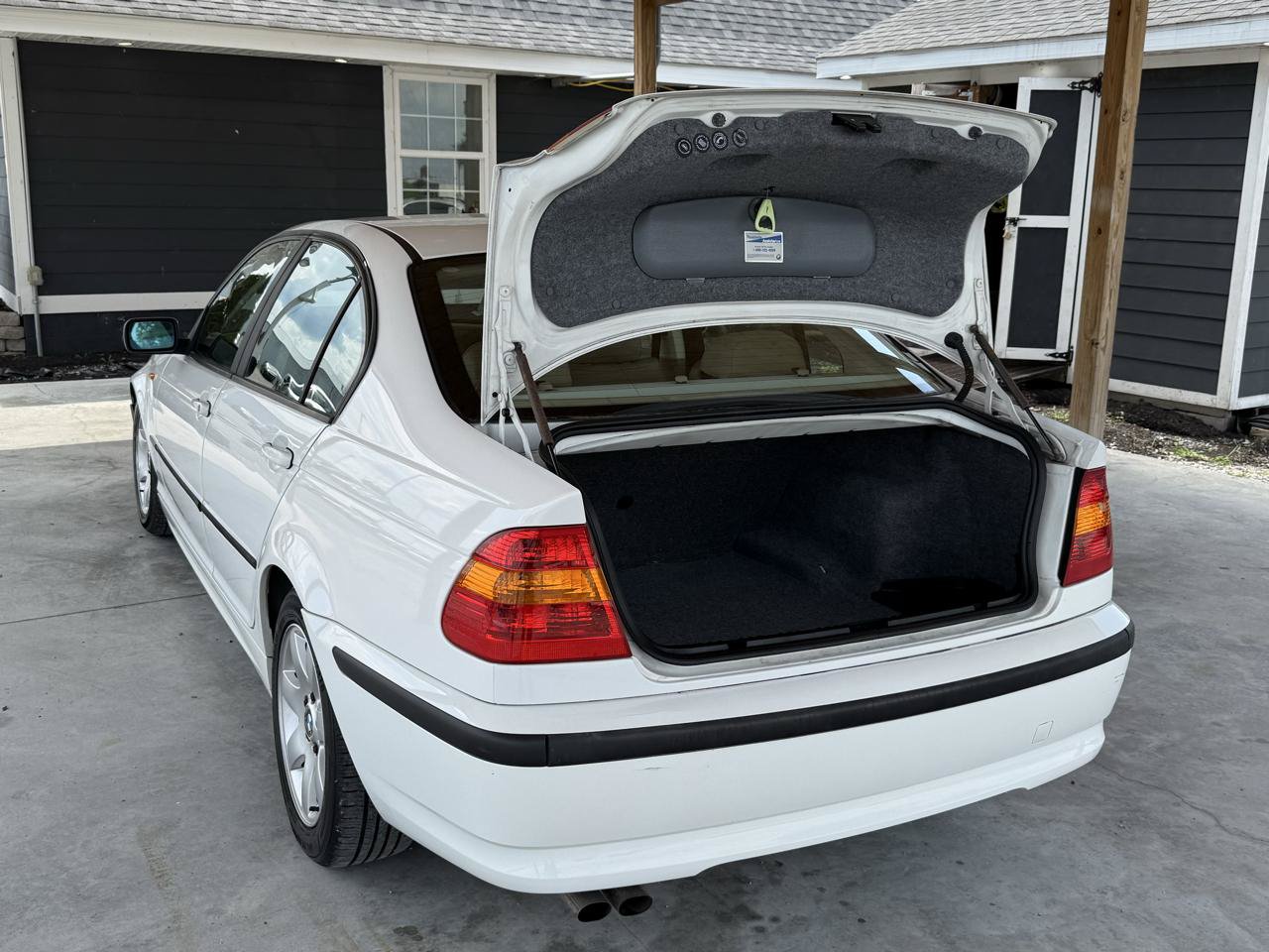 Used 2003 BMW 325i Sedan RWD image 23