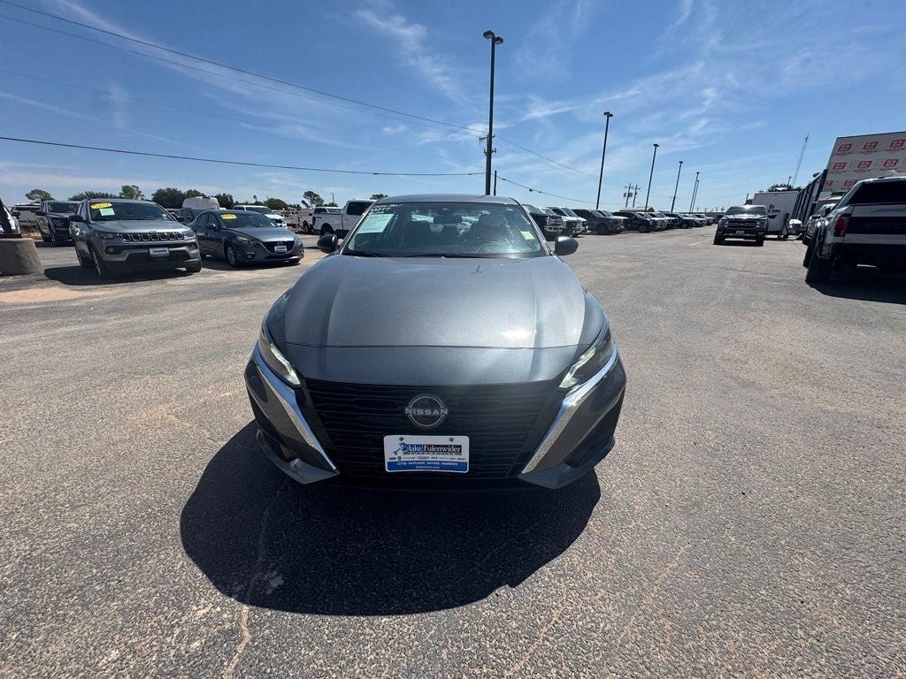 Used 2025 Nissan Altima 2.5 SV FWD image 3