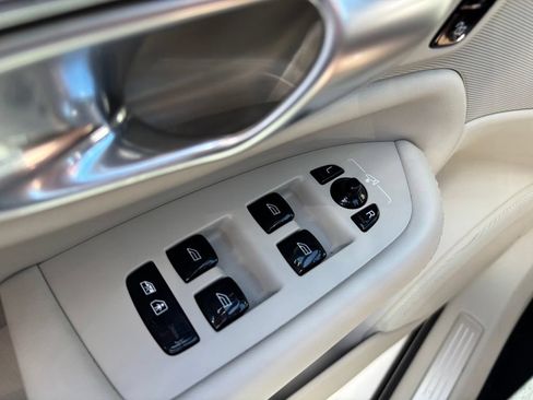 Certified 2024 Volvo XC90 B5 Core w/ Climate Package AWD/4WD image 31