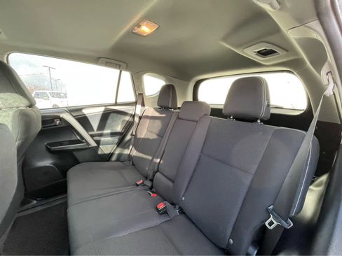 Used 2018 Toyota RAV4 XLE image 22