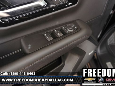 New 2026 Chevrolet Suburban High Country AWD/4WD image 40