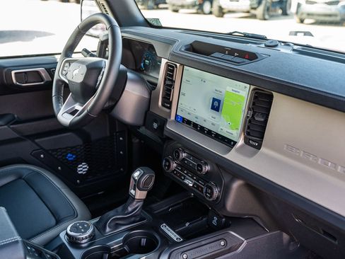 New 2025 Ford Bronco Outer Banks image 8