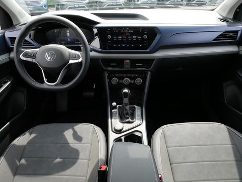 Certified 2024 Volkswagen Taos SE AWD/4WD image 10