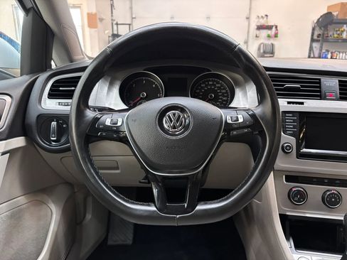 Used 2015 Volkswagen Golf TDI S FWD image 16