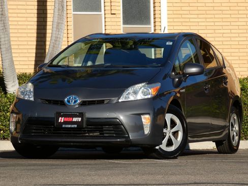 Used 2015 Toyota Prius Two image 4