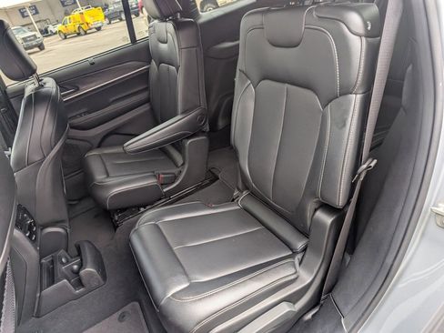 Used 2024 Jeep Grand Cherokee L Limited w/ Luxury Tech Group II image 13