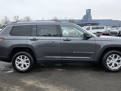 Used 2023 Jeep Grand Cherokee L Limited image 19