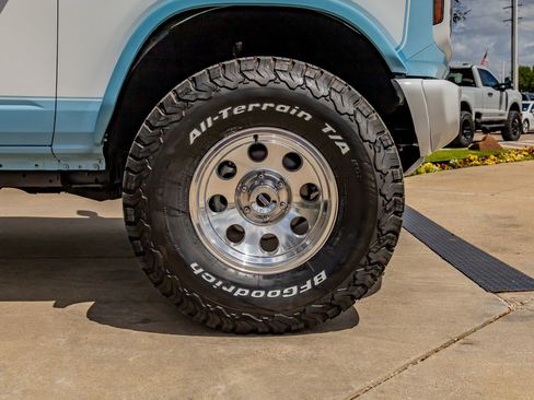 Used 2025 Ford Bronco Heritage Edition image 12