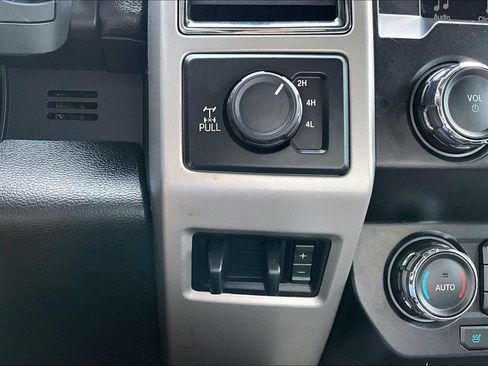 Used 2019 Ford F250 Lariat w/ Lariat Value Package AWD/4WD image 15