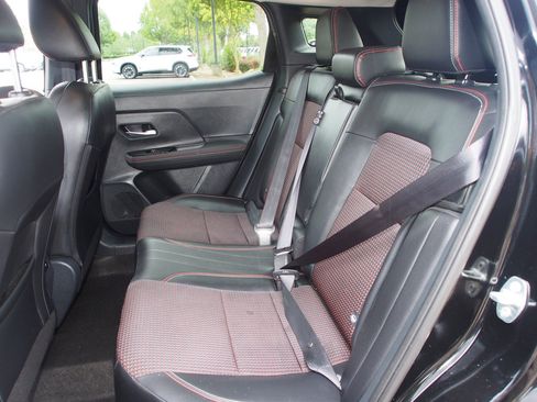 Used 2025 Nissan Kicks SR AWD/4WD image 19
