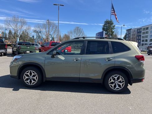 Used 2019 Subaru Forester Premium image 2