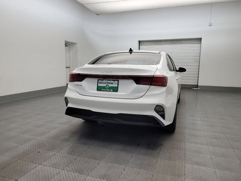 Used 2022 Kia Forte LXS image 7