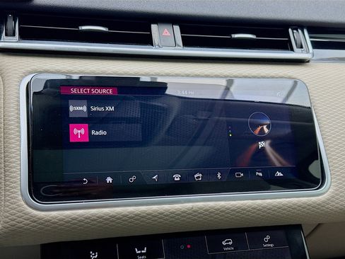 Used 2020 Land Rover Range Rover Velar S image 11