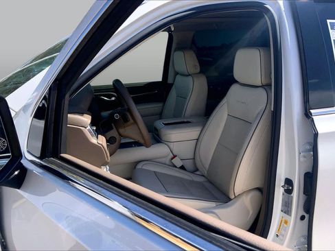 Used 2023 GMC Yukon Denali AWD/4WD image 8