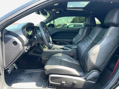 Used 2016 Dodge Challenger SRT Hellcat RWD image 11