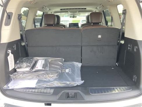 Certified 2024 INFINITI QX80 Premium Select w/ Cargo Package image 19