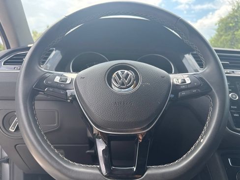 Used 2021 Volkswagen Tiguan SE AWD/4WD image 7