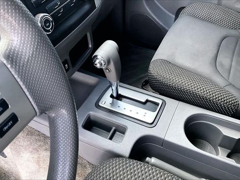 Used 2018 Nissan Frontier SV RWD image 17