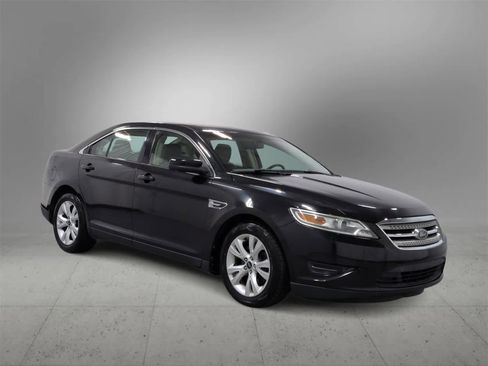 Used 2010 Ford Taurus SEL image 2