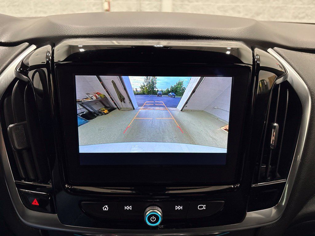 Used 2023 Chevrolet Traverse LT AWD/4WD image 40