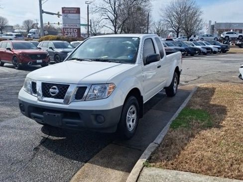 Used 2014 Nissan Frontier S w/ S Preferred Package image 3