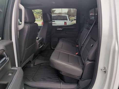 New 2026 GMC Sierra 1500 SLT image 11