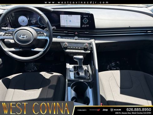 Used 2025 Hyundai Elantra SEL FWD image 33