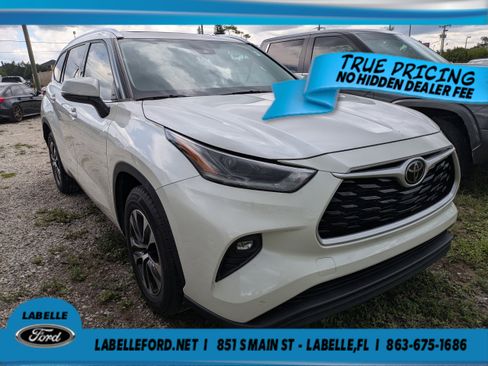 Used 2021 Toyota Highlander XLE FWD image 1