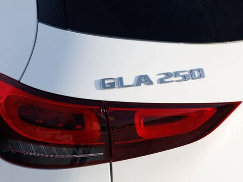 Certified 2023 Mercedes-Benz GLA 250 4MATIC w/ Premium Package image 13