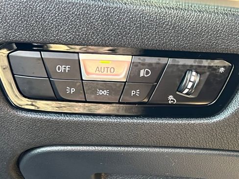 Used 2020 BMW 330i Sedan w/ Premium Package image 26