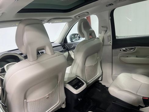 Used 2020 Volvo XC90 T6 Momentum w/ Protection Package image 26