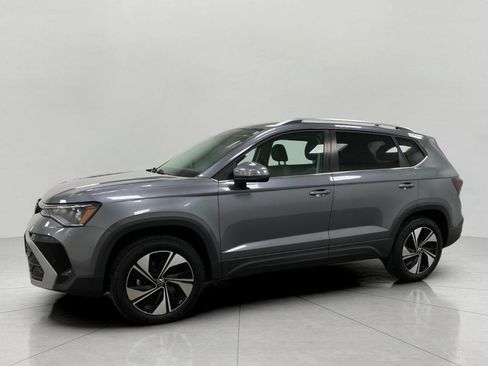 Used 2025 Volkswagen Taos SE AWD/4WD image 37