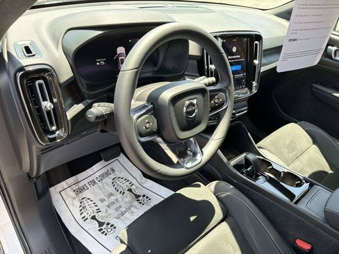 Certified 2023 Volvo XC40 Recharge Ultimate AWD/4WD image 9