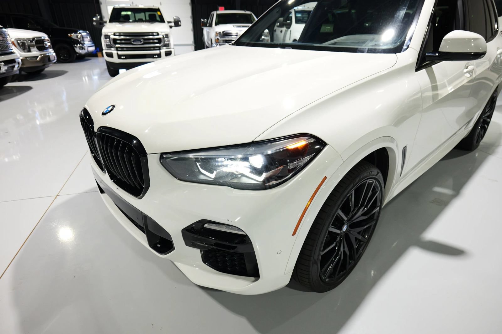 Used 2021 BMW X5 xDrive40i w/ M Sport Package AWD/4WD image 10