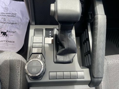 New 2026 Toyota 4Runner SR5 AWD/4WD image 19