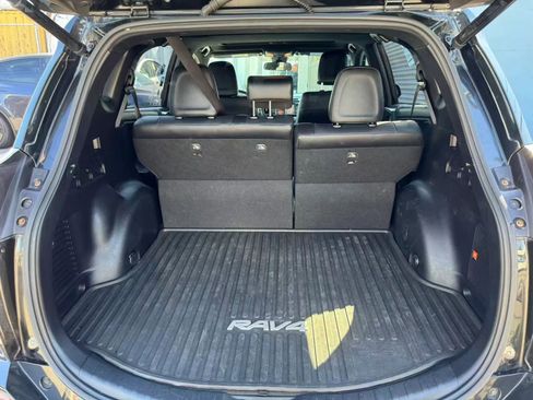 Used 2016 Toyota RAV4 SE image 8