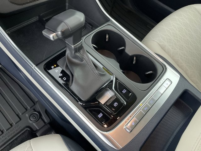 Used 2025 Kia Carnival EX FWD image 34