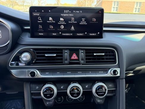 Used 2022 Genesis G70 2.0T RWD image 19