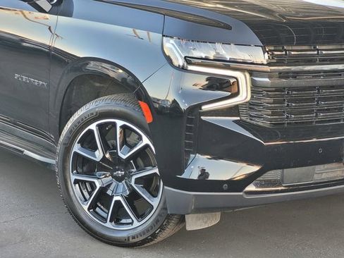 Used 2022 Chevrolet Suburban RST w/ Luxury Package image 3