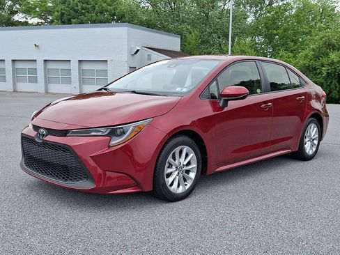 Certified 2022 Toyota Corolla LE w/ LE Convenience Package FWD image 3